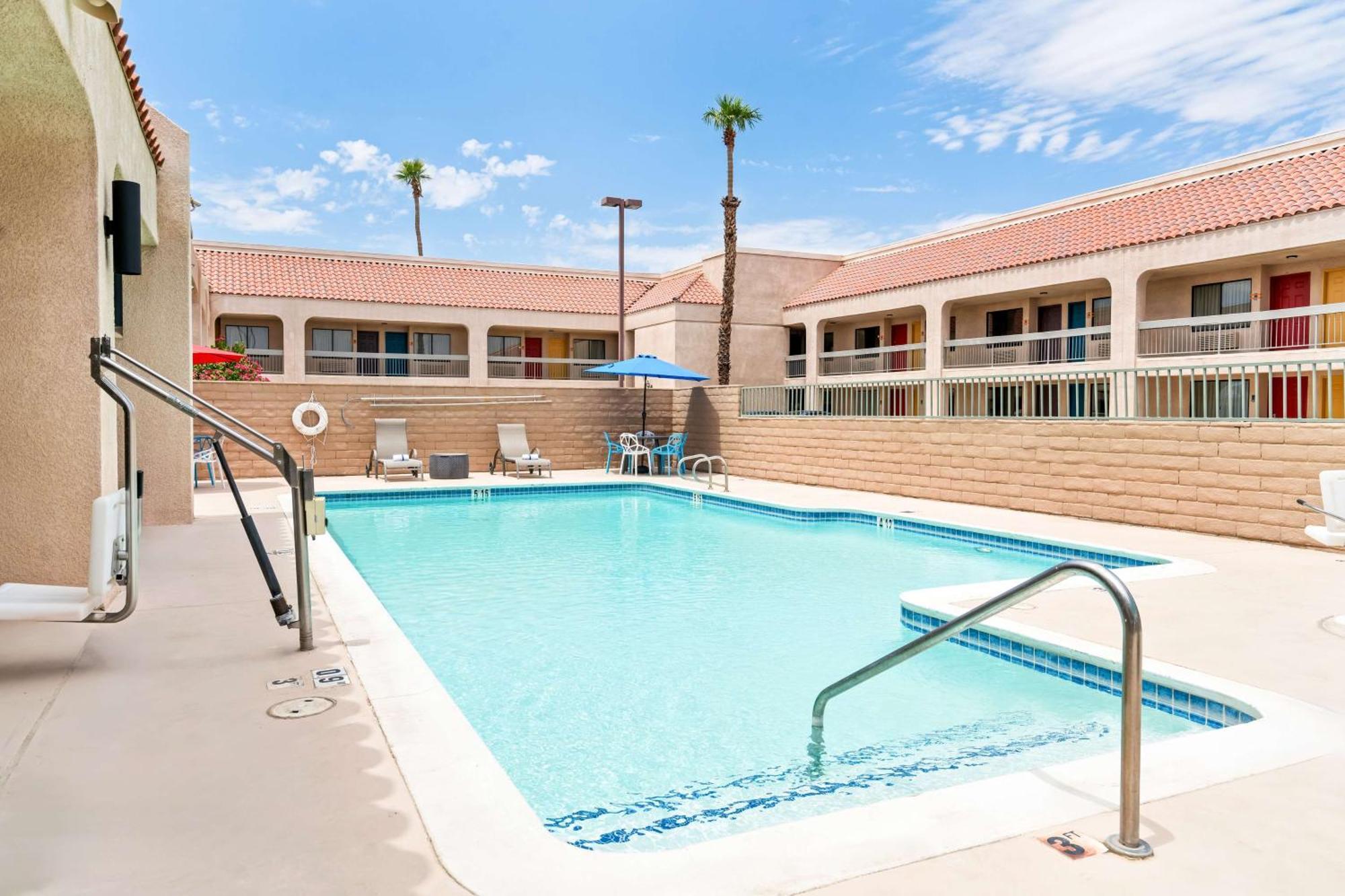 Signature Inn Indio I-10 Bagian luar foto